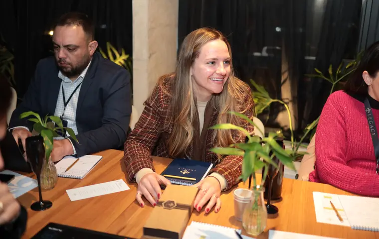 Membro do Legacy Club revisando os números da própria empresa